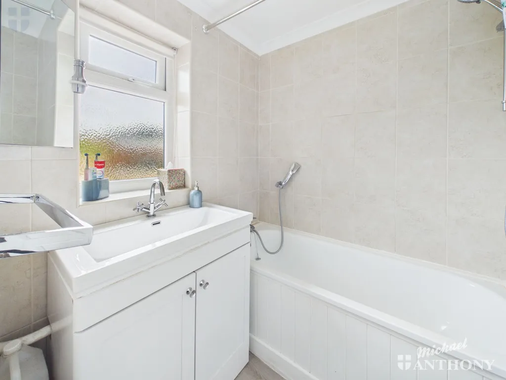 Linnet Drive, Westcott, Aylesbury, HP18 0PB, photo 7
