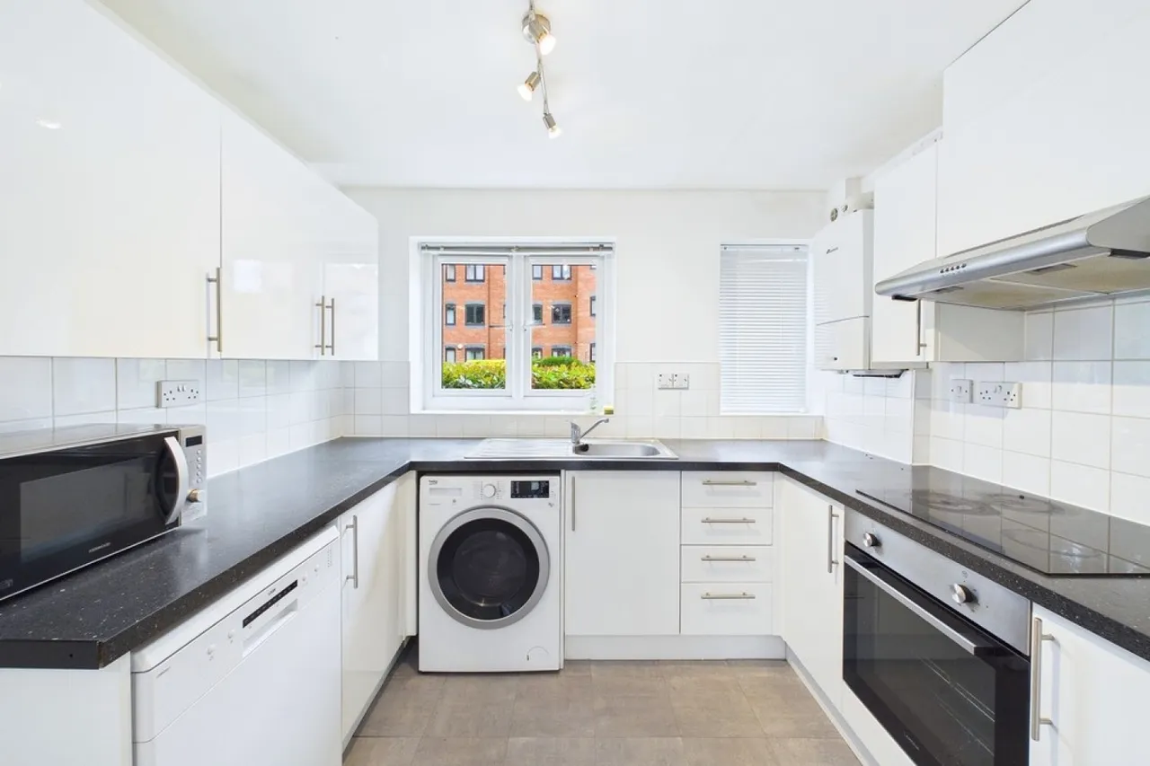 Waterside, The Moorings, CV31, photo 5