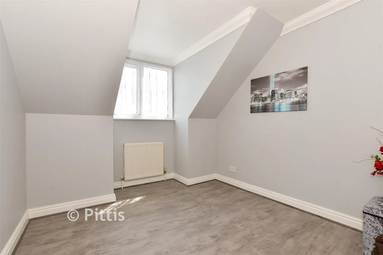 Beachfield Road, Sandown, PO36, photo 11