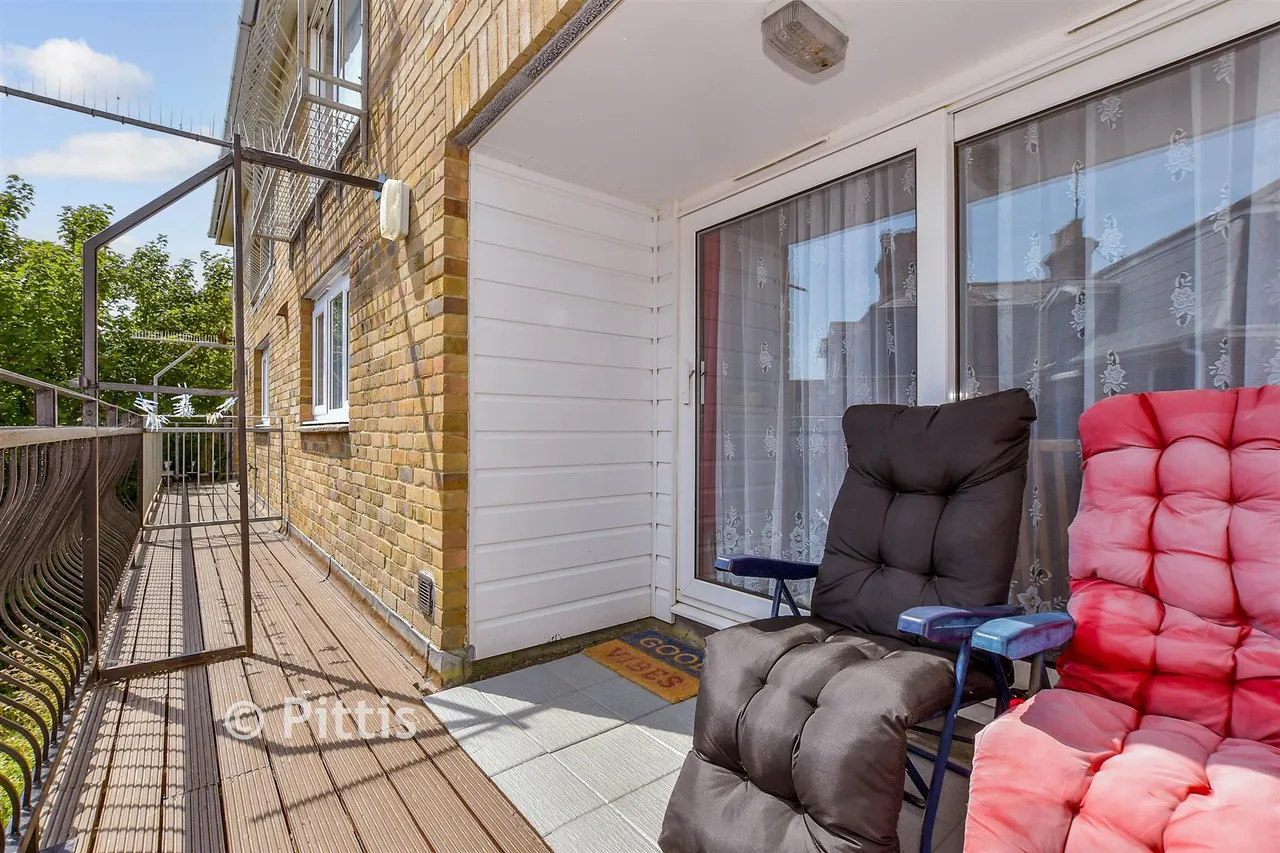 Beachfield Road, Sandown, PO36, photo 15
