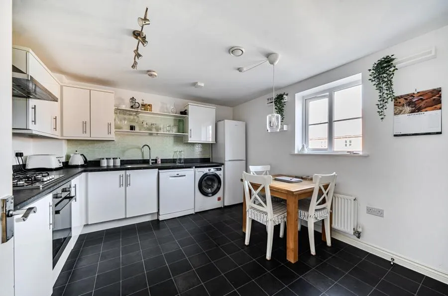 Prince Rupert Drive, Aylesbury, HP19, photo 2