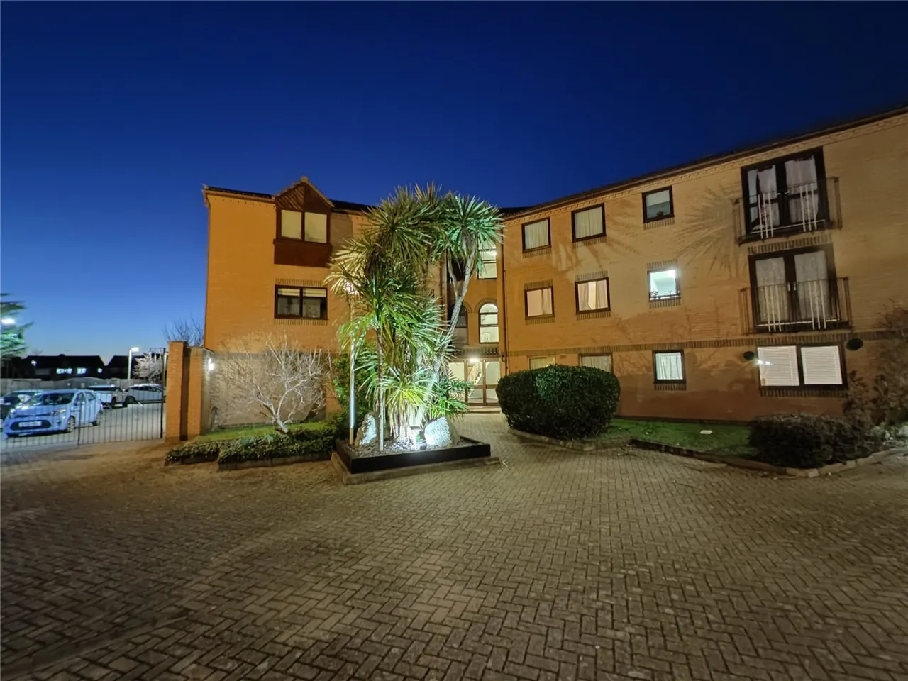 Westgate Court, Waltham Cross, photo 4