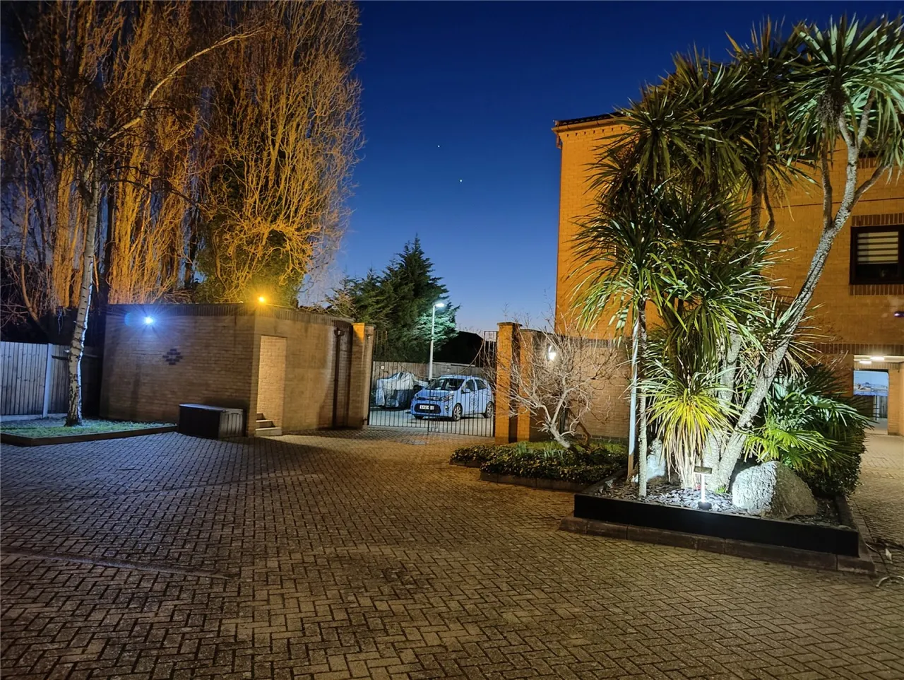 Westgate Court, Waltham Cross, photo 3