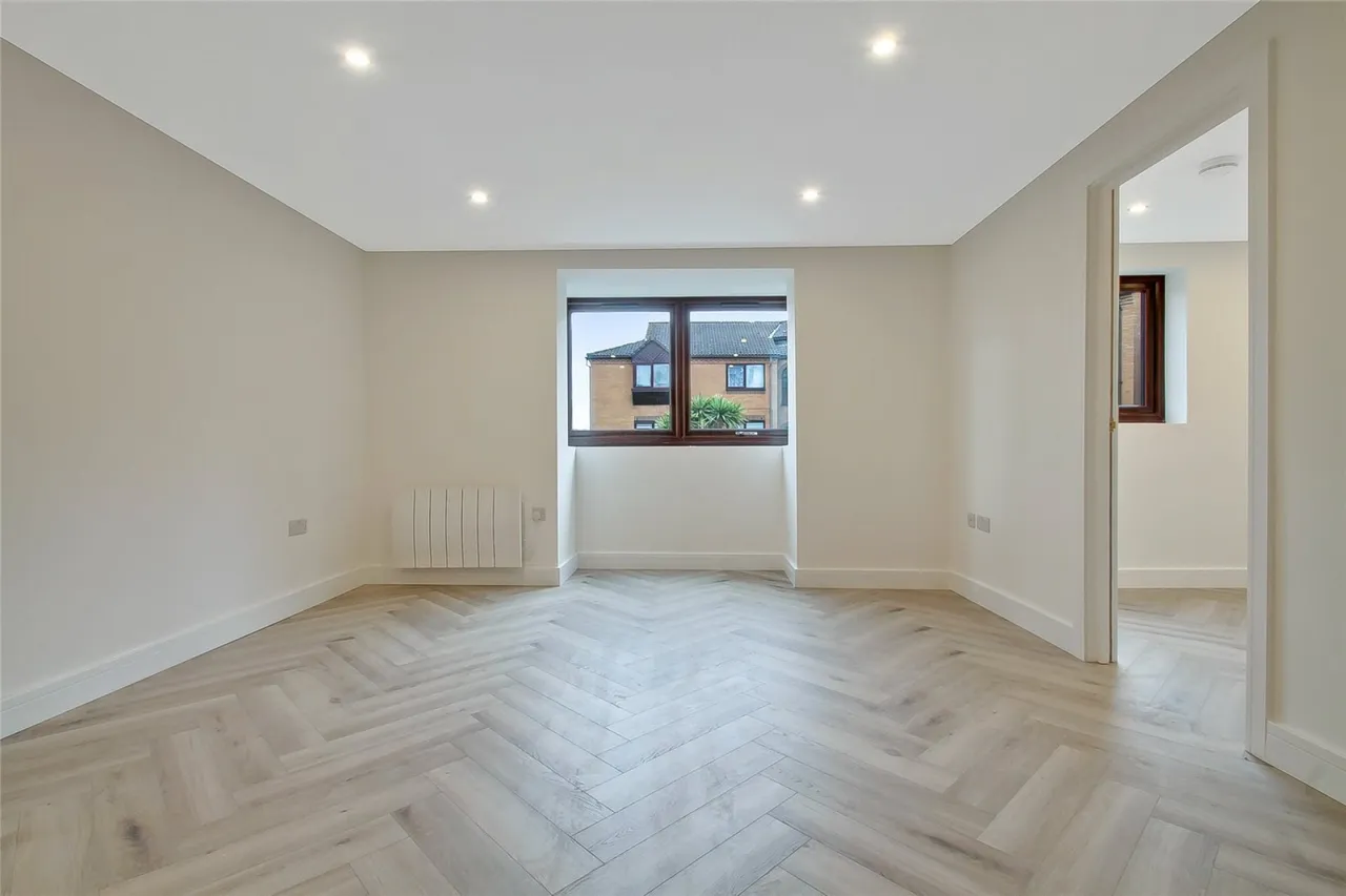 Westgate Court, Waltham Cross, photo 10