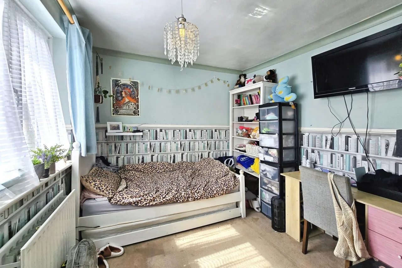 May Crescent, Ash, Surrey, GU12 6PT, photo 10