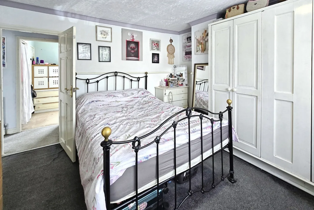 May Crescent, Ash, Surrey, GU12 6PT, photo 4