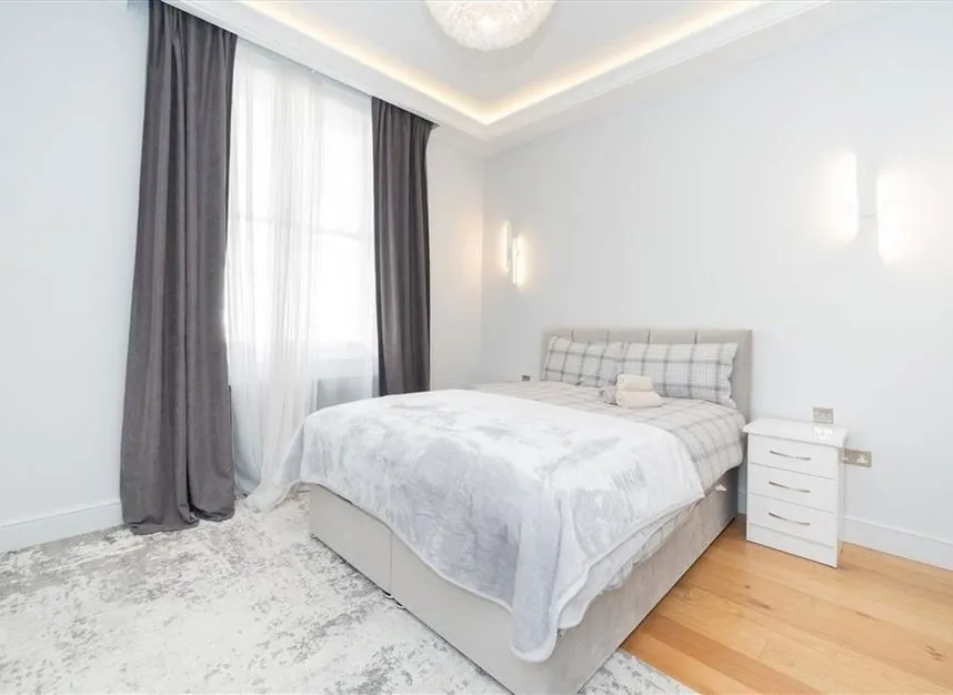 Porchester Square, London, W2, photo 7