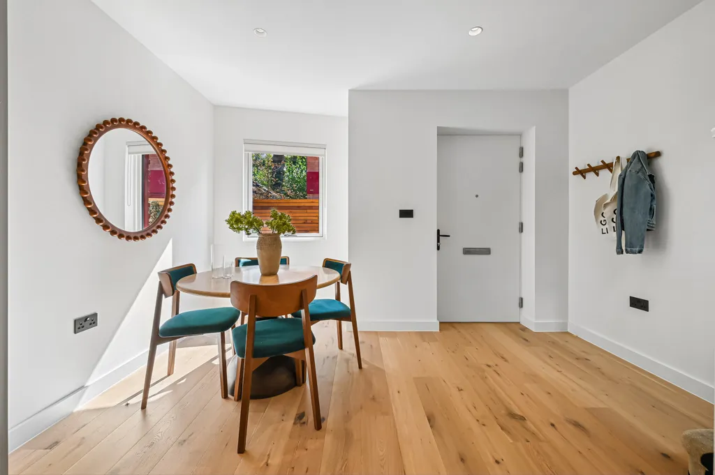 Oak Mews, Fortis Green, London N2, photo 11