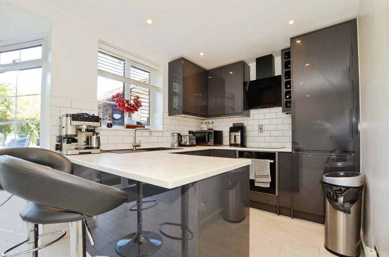 3 bed house for sale — Lemsford Lane, WELWYN GARDEN CITY