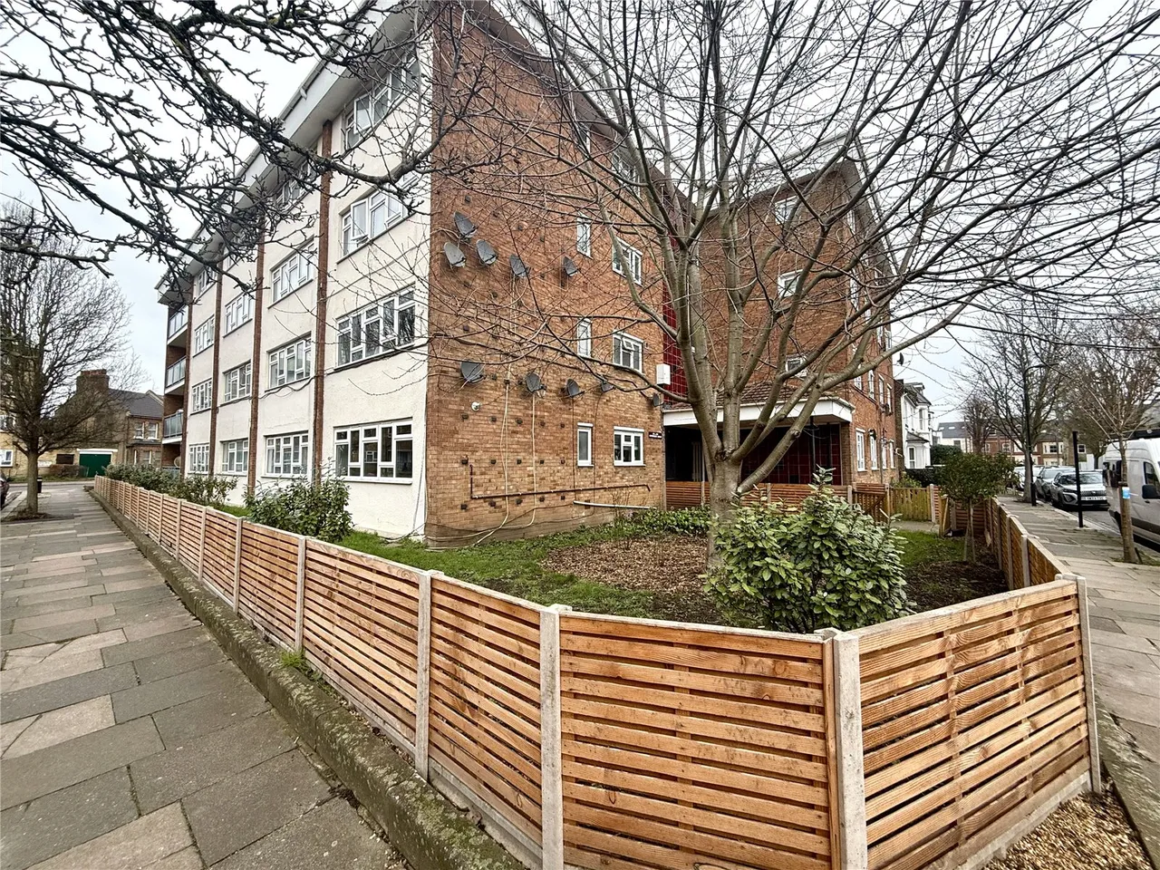 Reynolds Road, London, W4, photo 6