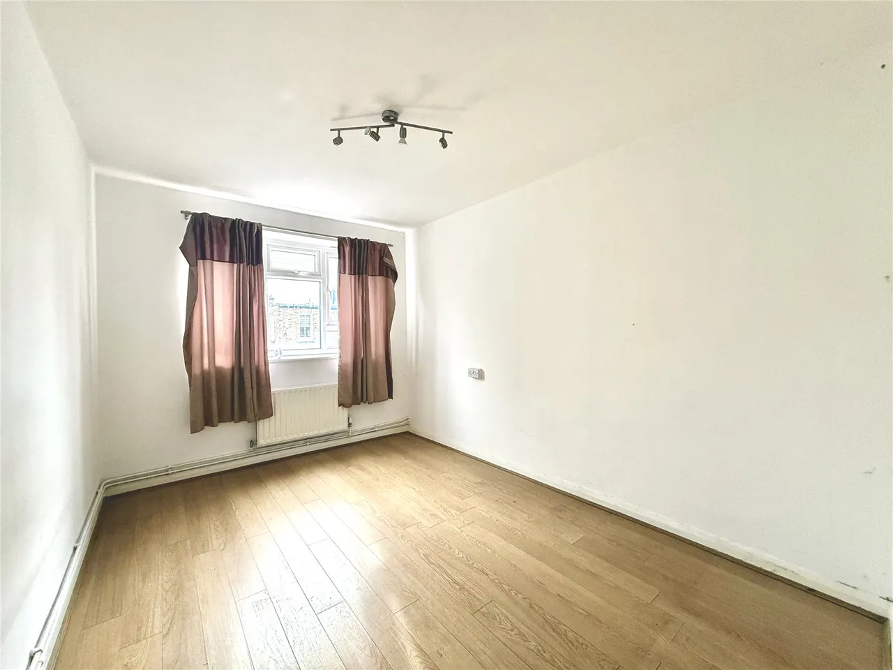 Reynolds Road, London, W4, photo 4