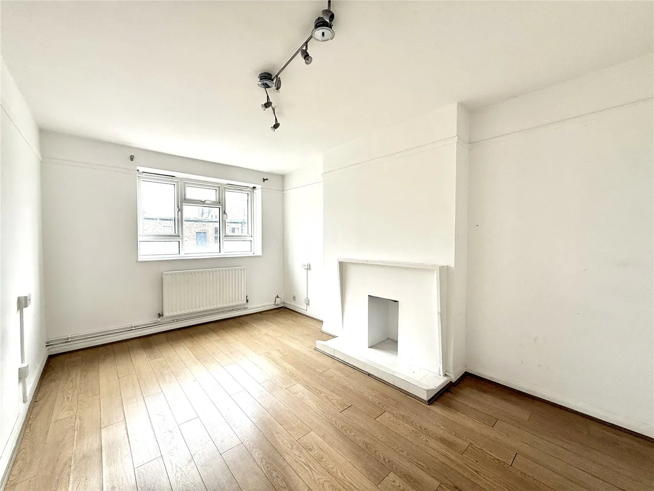 Reynolds Road, London, W4, photo 2