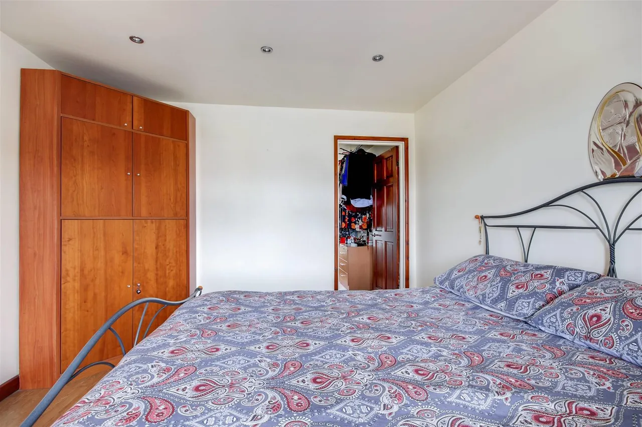 Ian Square, Enfield, EN3, photo 16