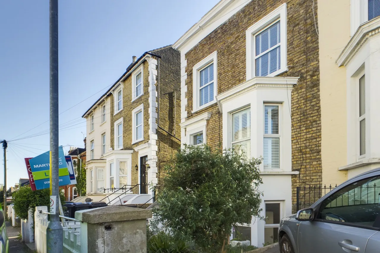 1 bed flat to rent, Crescent Road, Ramsgate, CT11