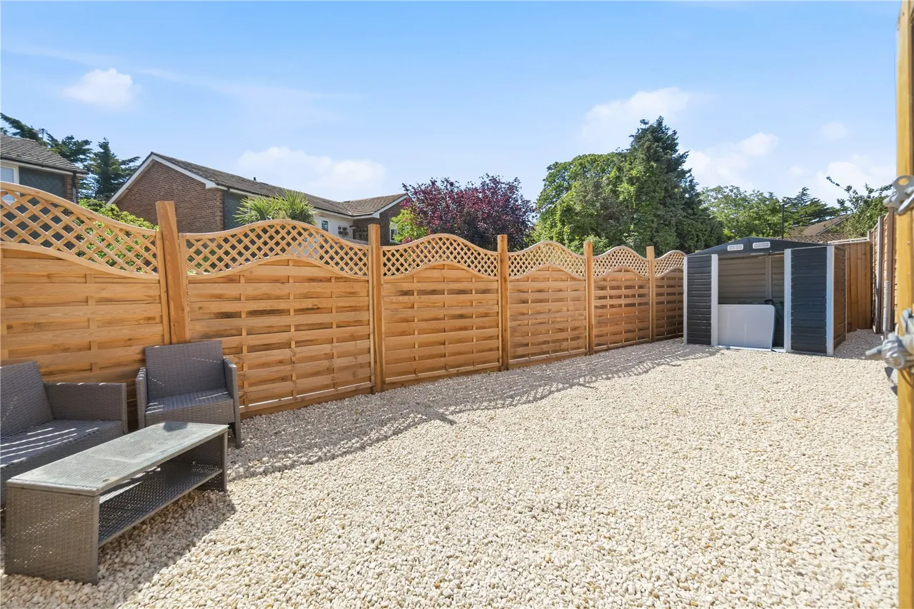 Belvedere Close, Teddington, TW11 0NT, photo 9