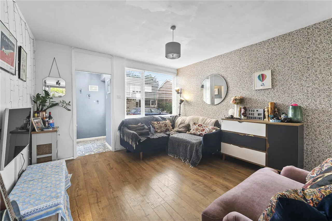 Belvedere Close, Teddington, TW11 0NT, photo 3