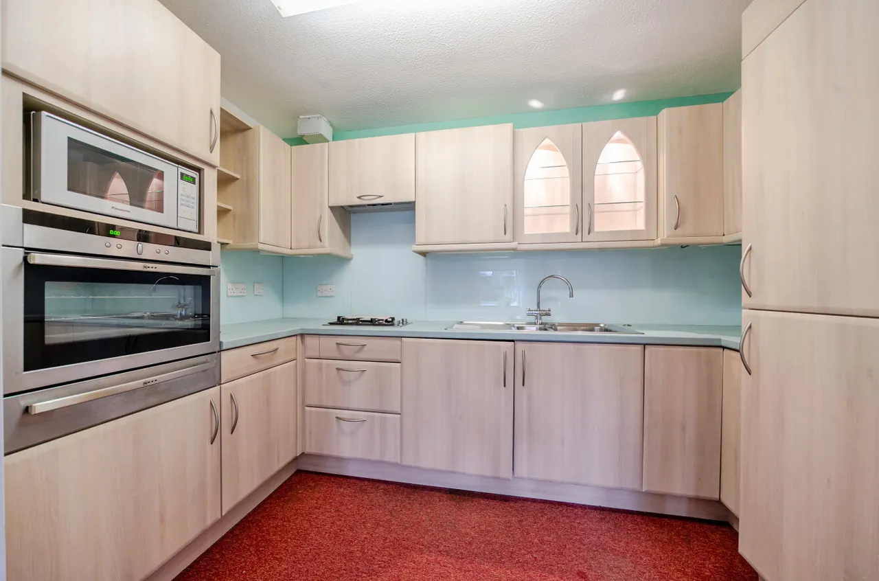 Palace Gate, Odiham, Hook, RG29 1JZ, photo 5
