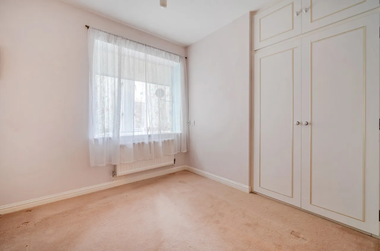 Palace Gate, Odiham, Hook, RG29 1JZ, photo 6