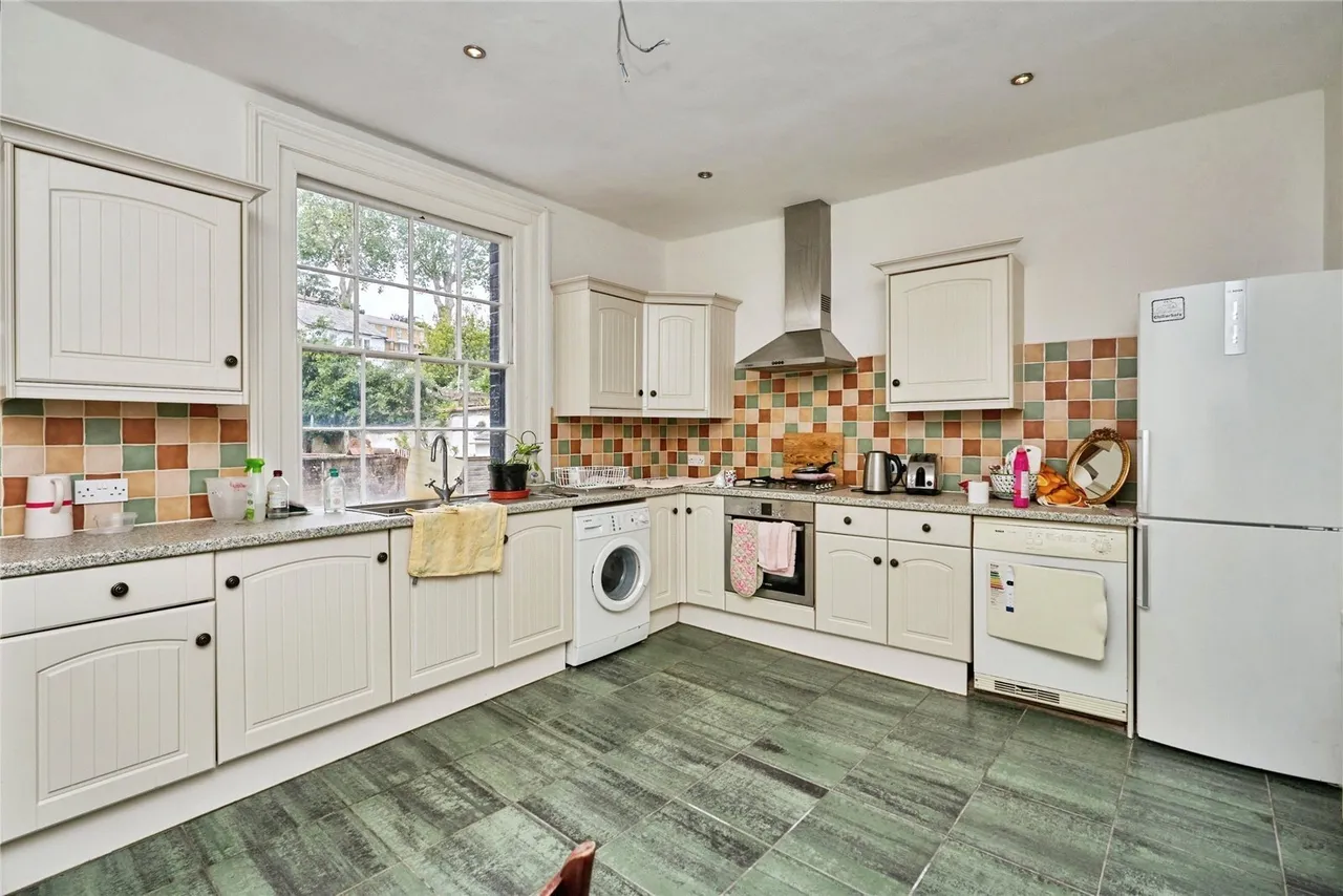 High Street, Cowes, PO31, photo 5