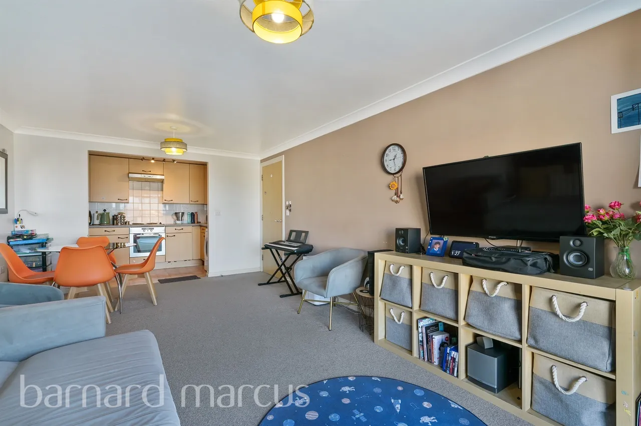 Tilley Road, Feltham, photo 5