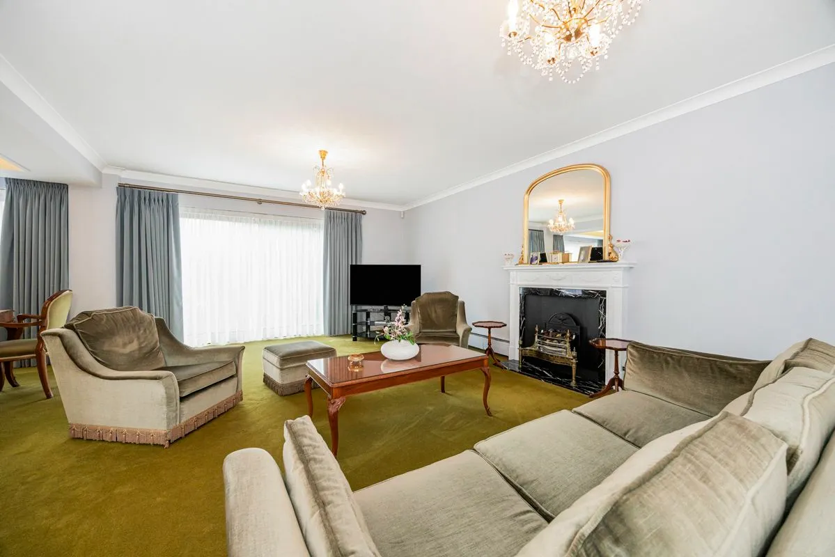 Hainault Road, Chigwell, Essex, IG7 5DL, photo 4