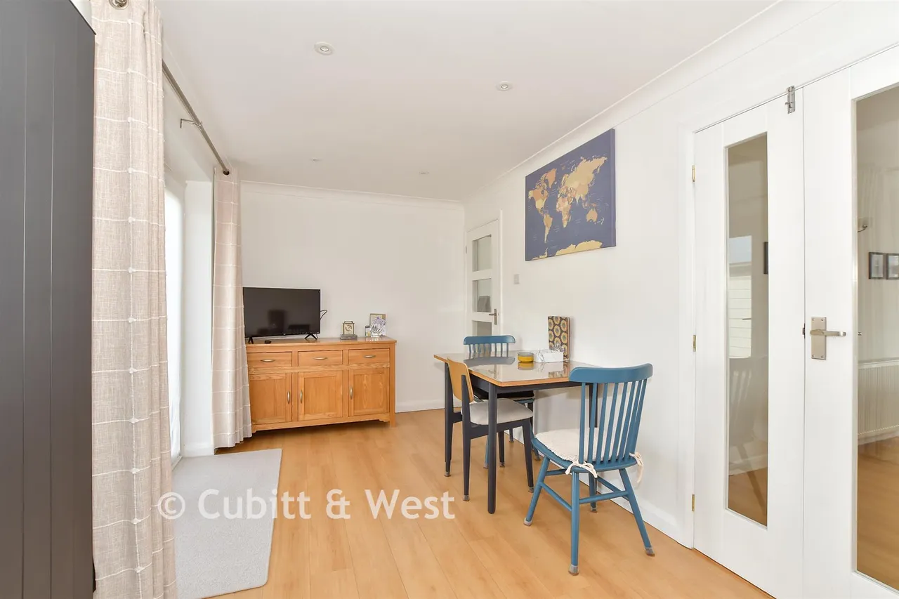 Spinney Walk, Barnham, PO22, photo 7