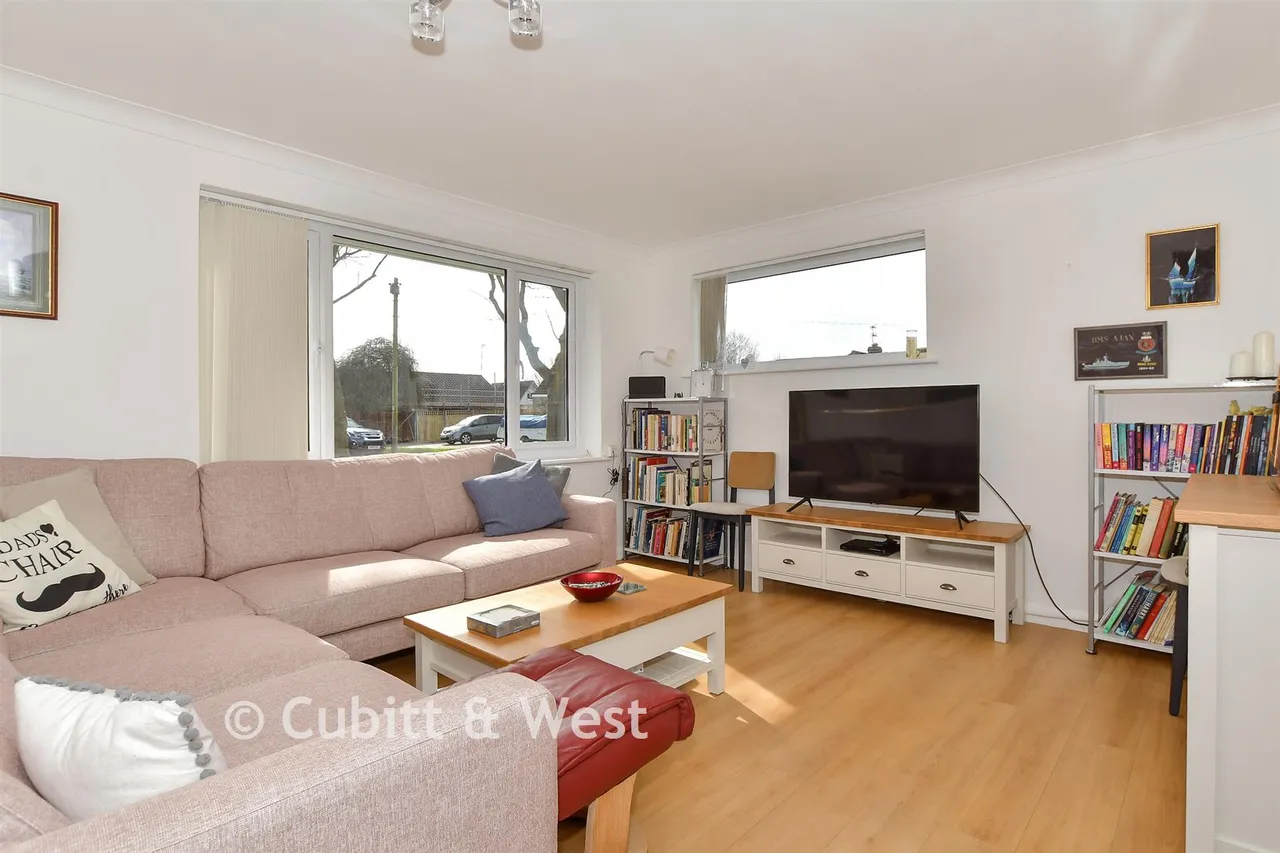 Spinney Walk, Barnham, PO22, photo 4