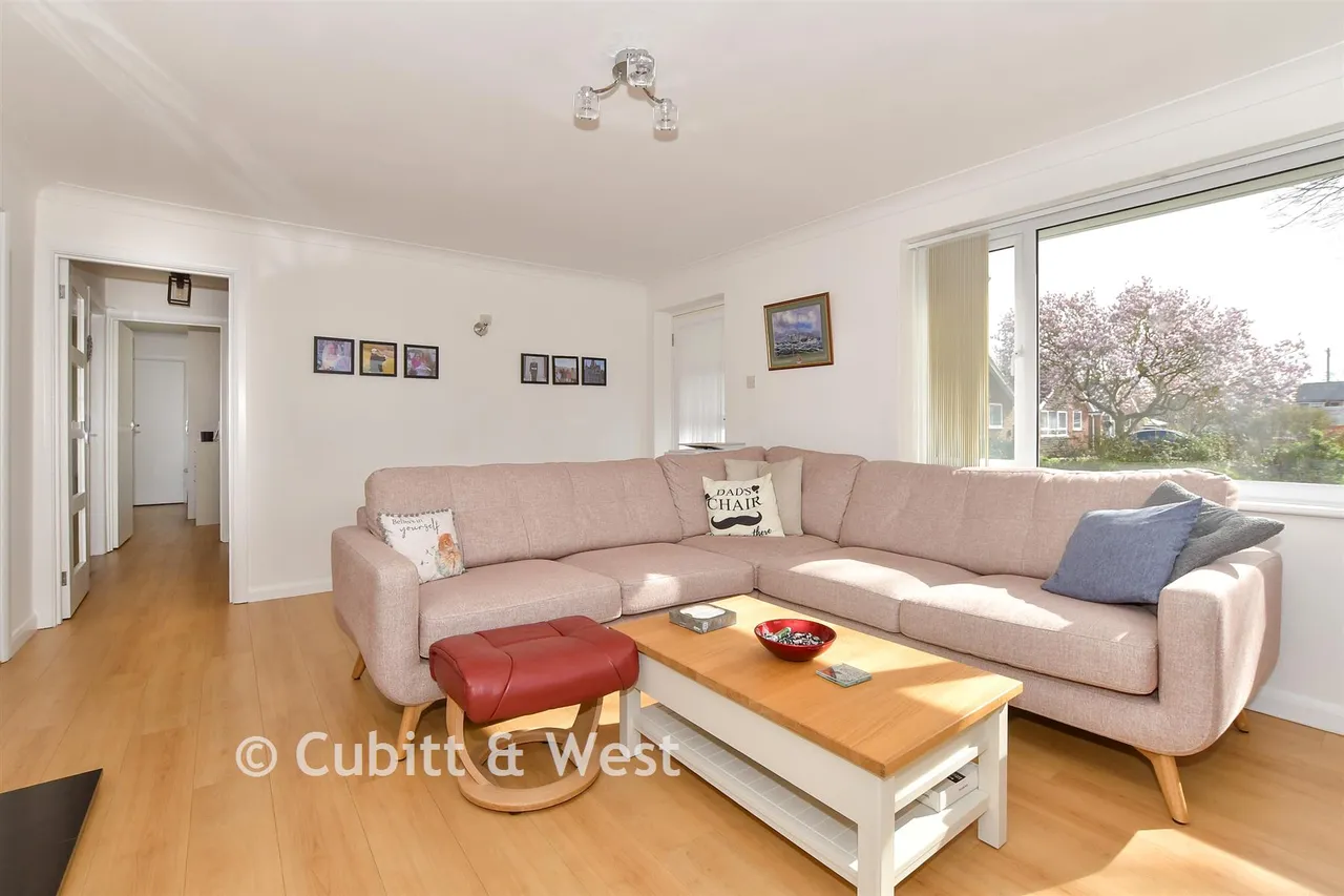 Spinney Walk, Barnham, PO22, photo 5
