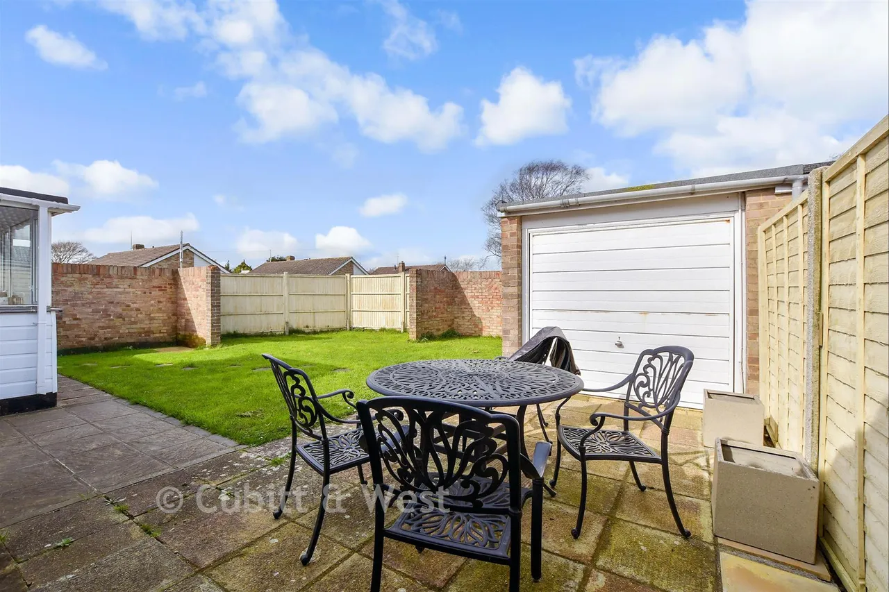 Spinney Walk, Barnham, PO22, photo 11