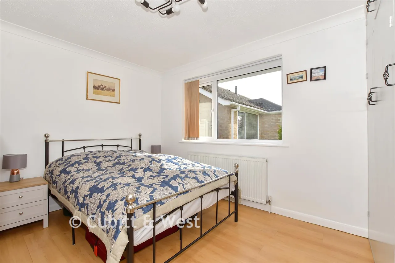 Spinney Walk, Barnham, PO22, photo 13