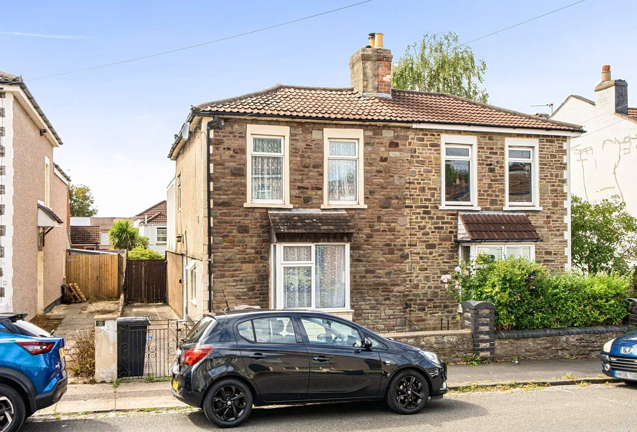 3 bed house for sale — Ridgeway Road, Bristol, BS16 3DX