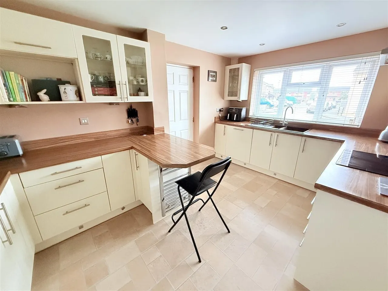 Wyville Road, Frome, Somerset BA11 2BS, photo 4