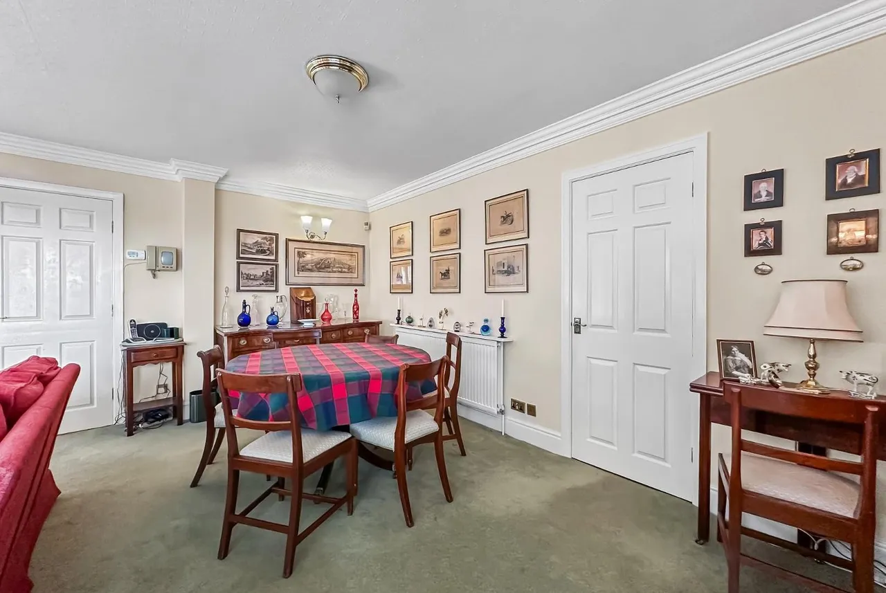3 Richmond Road, Bowdon WA14 3NW, photo 4