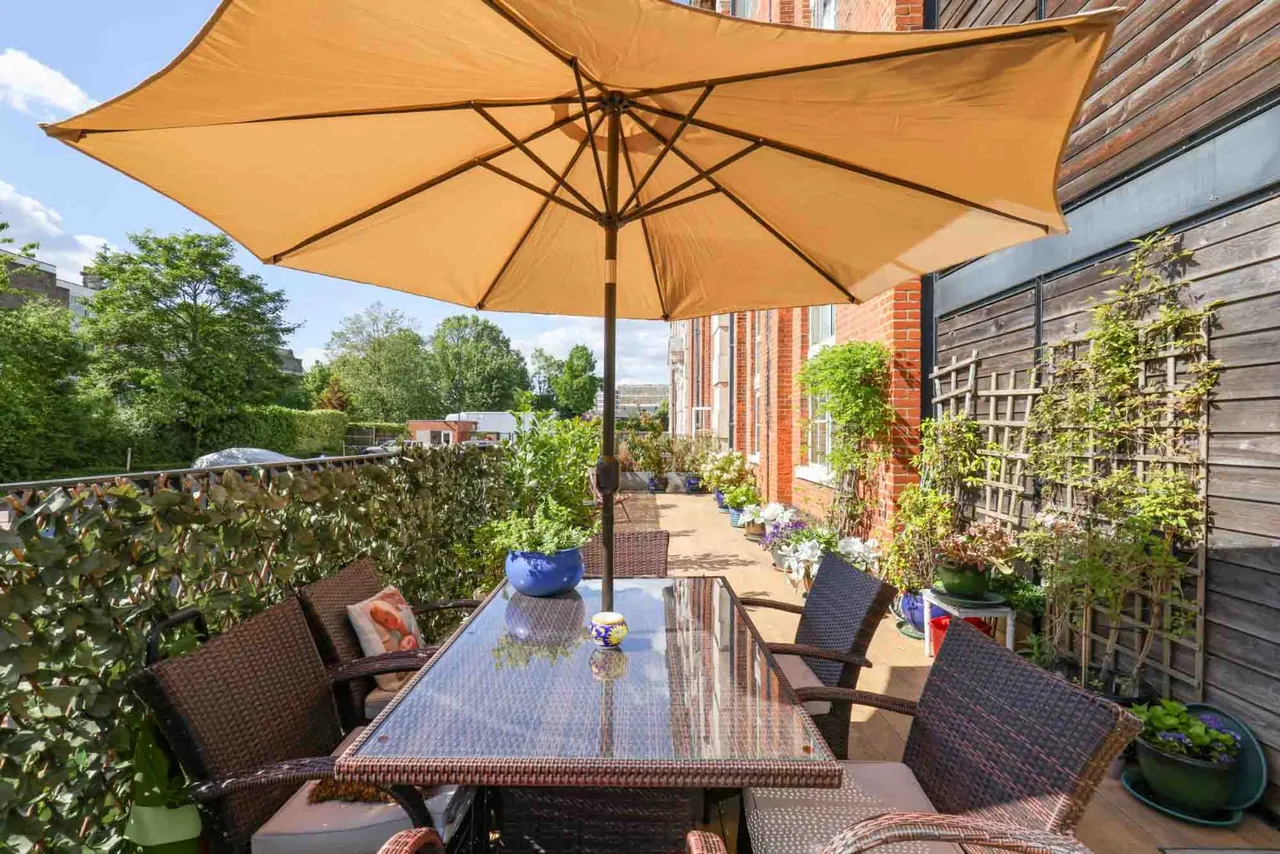 Great West Road, London, W6, photo 12