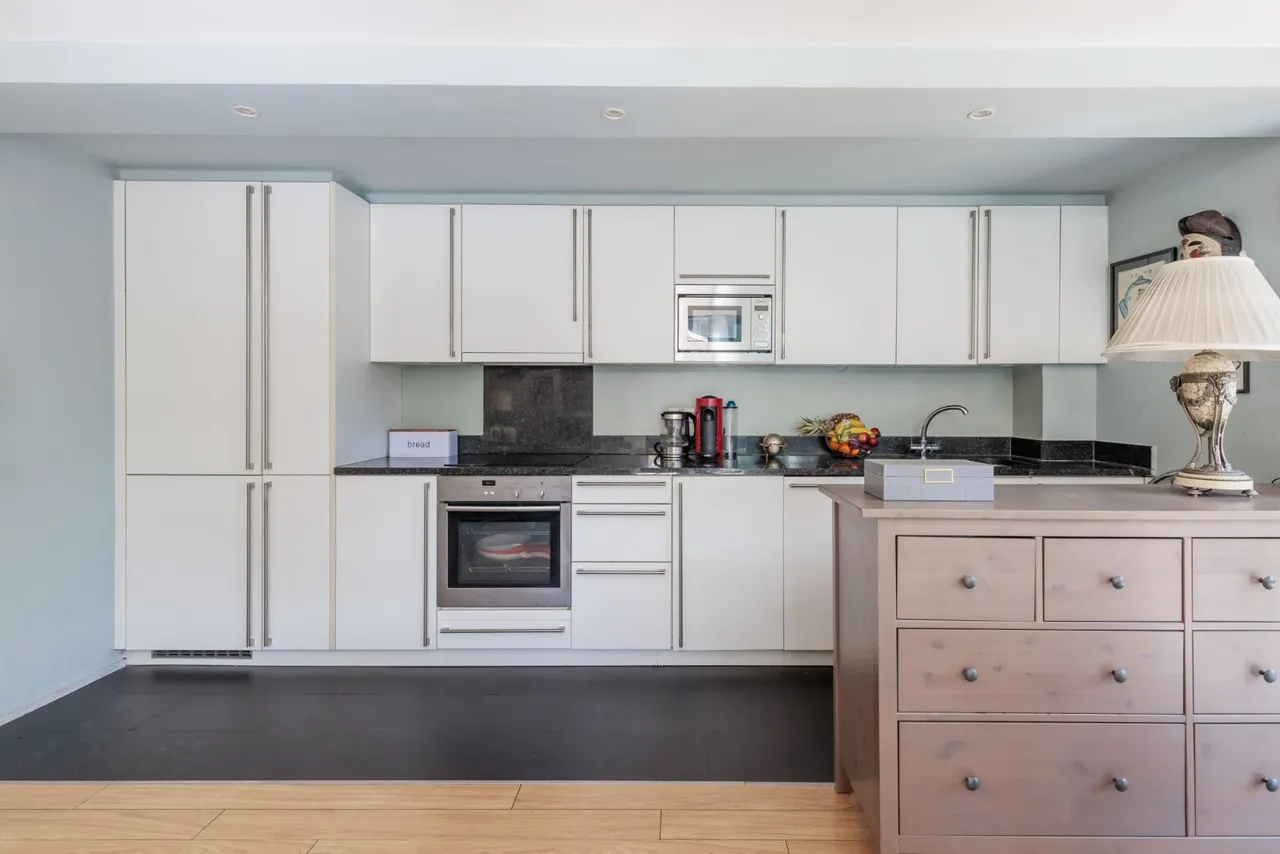 Great West Road, London, W6, photo 5