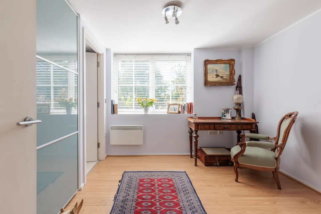 Great West Road, London, W6, photo 14