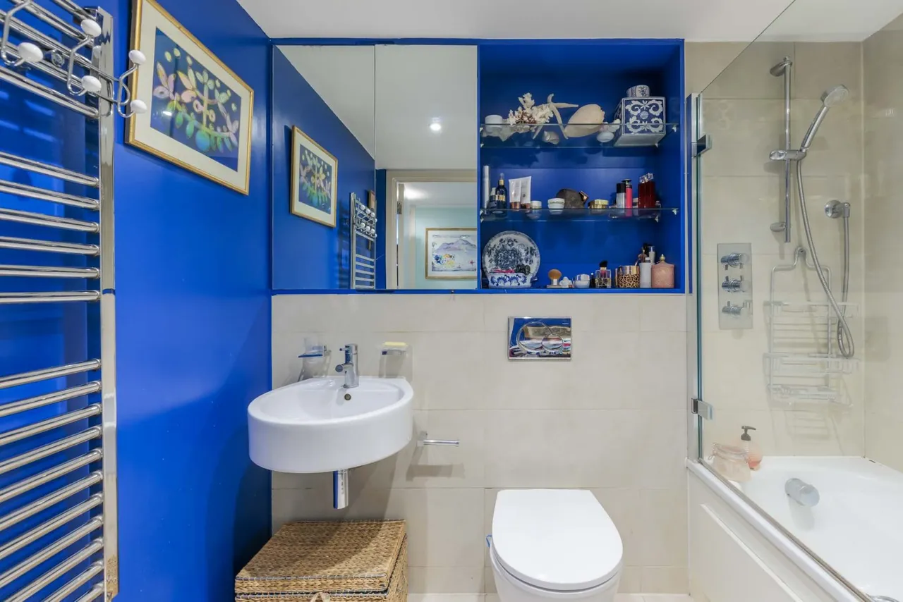 Great West Road, London, W6, photo 17