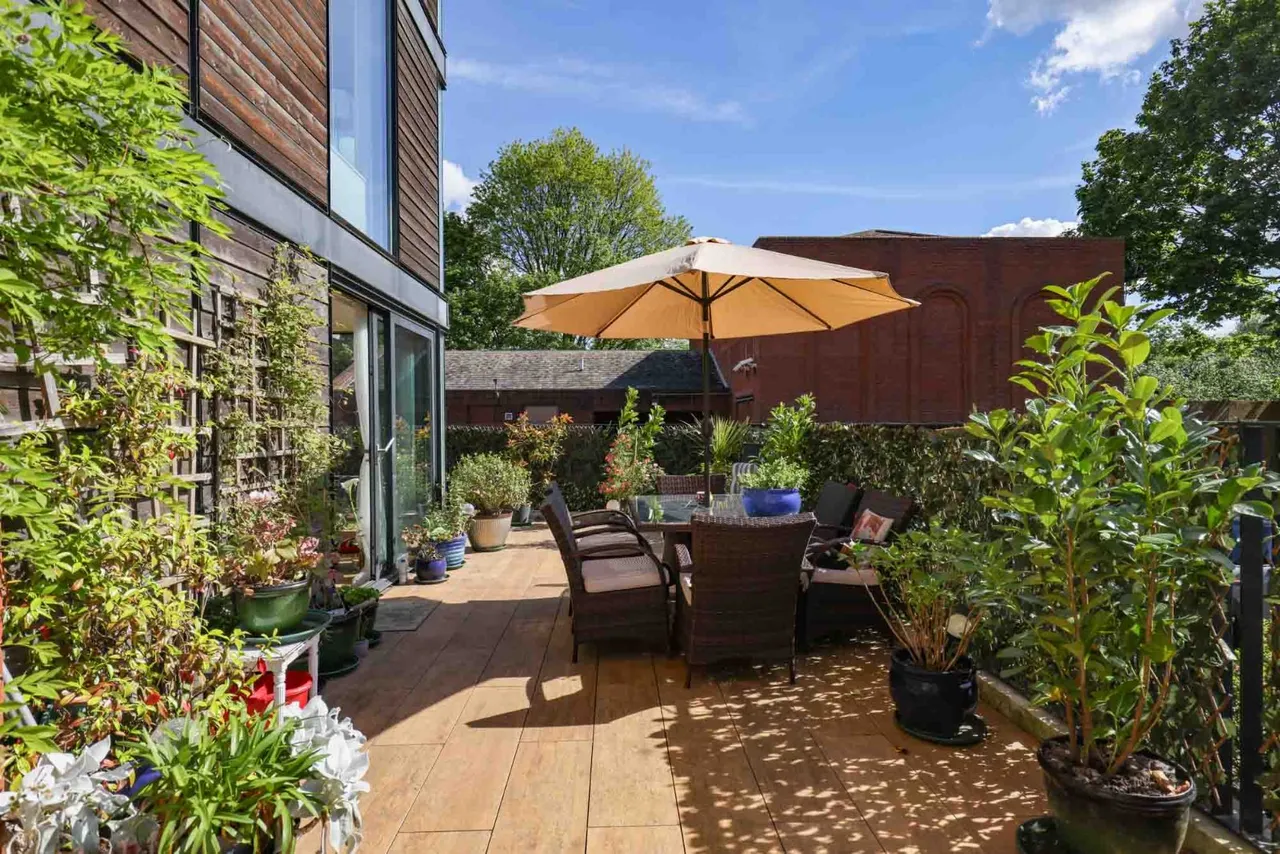 Great West Road, London, W6, photo 23
