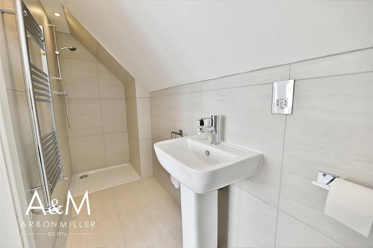 Cannonhall Court Netley Road, Essex Newbury Park, IG2, photo 17