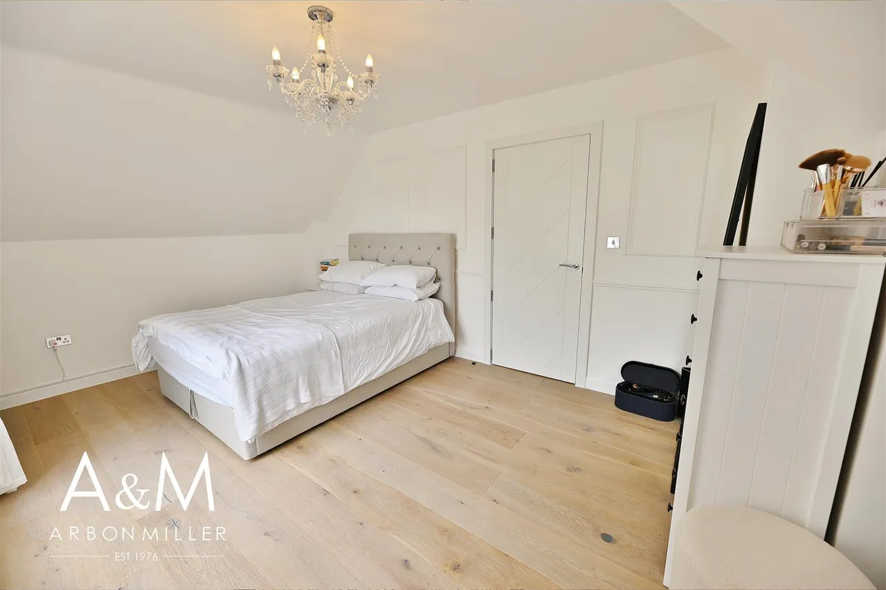 Cannonhall Court Netley Road, Essex Newbury Park, IG2, photo 11