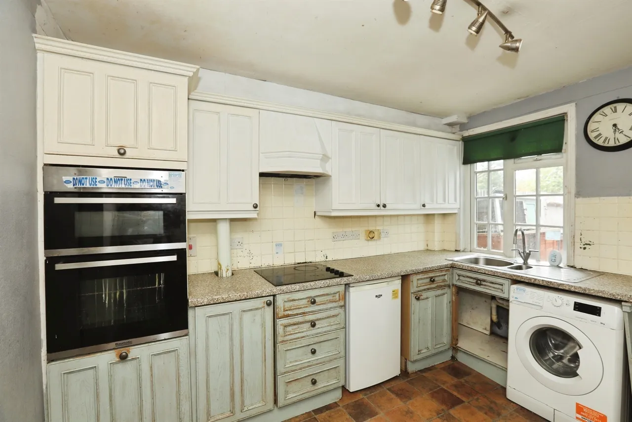 Elm Grove, Cowfold, RH13, photo 4