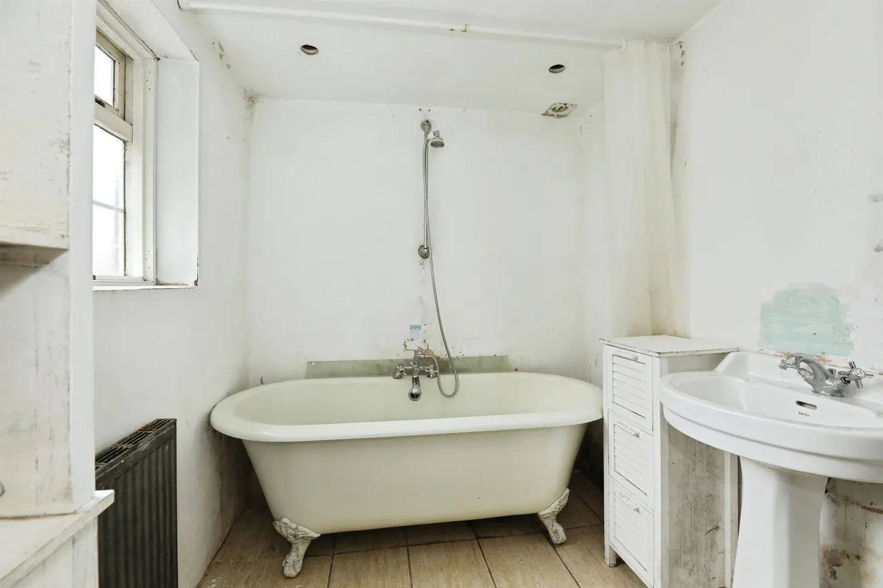 Elm Grove, Cowfold, RH13, photo 6