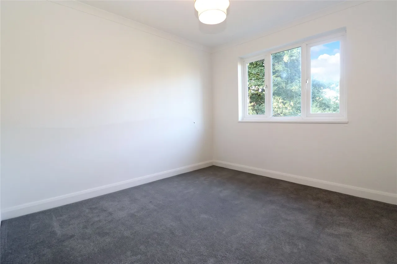 Hallington Close, Woking, GU21, photo 6