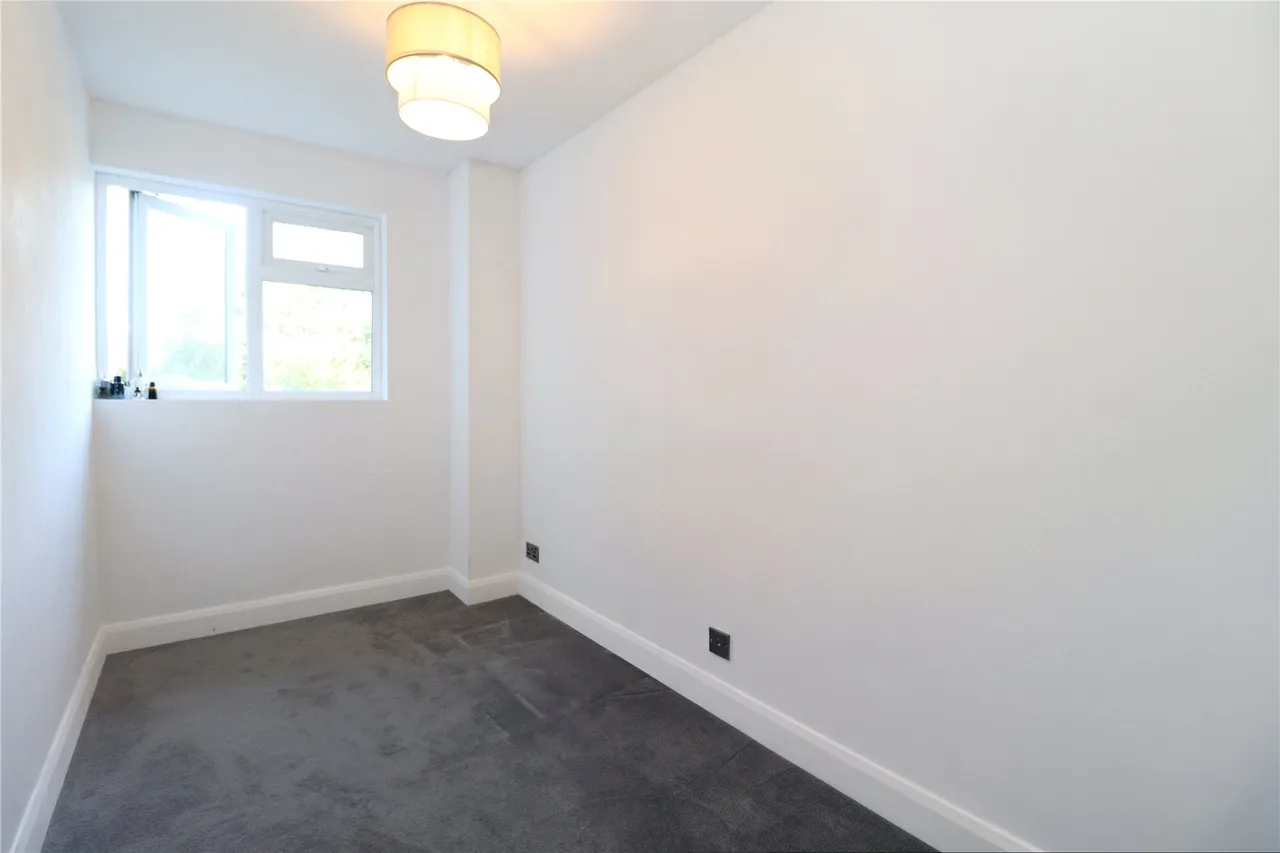 Hallington Close, Woking, GU21, photo 8