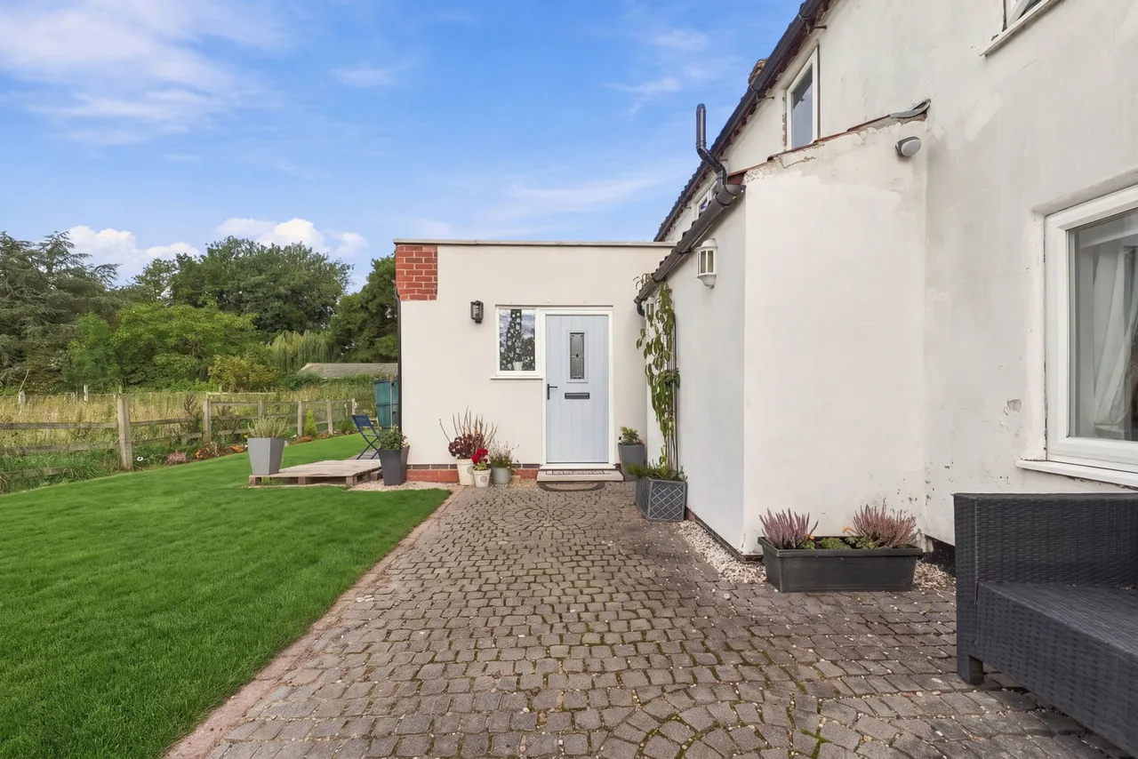 Croft View in Edingley, Character Cottage with Countryside Views & Separate Parking, photo 35