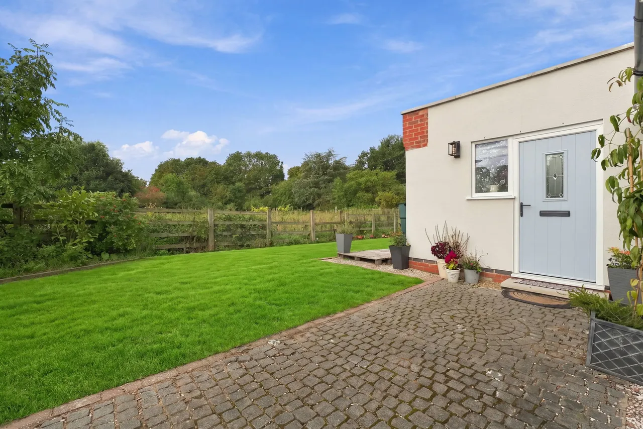 Croft View in Edingley, Character Cottage with Countryside Views & Separate Parking, photo 29