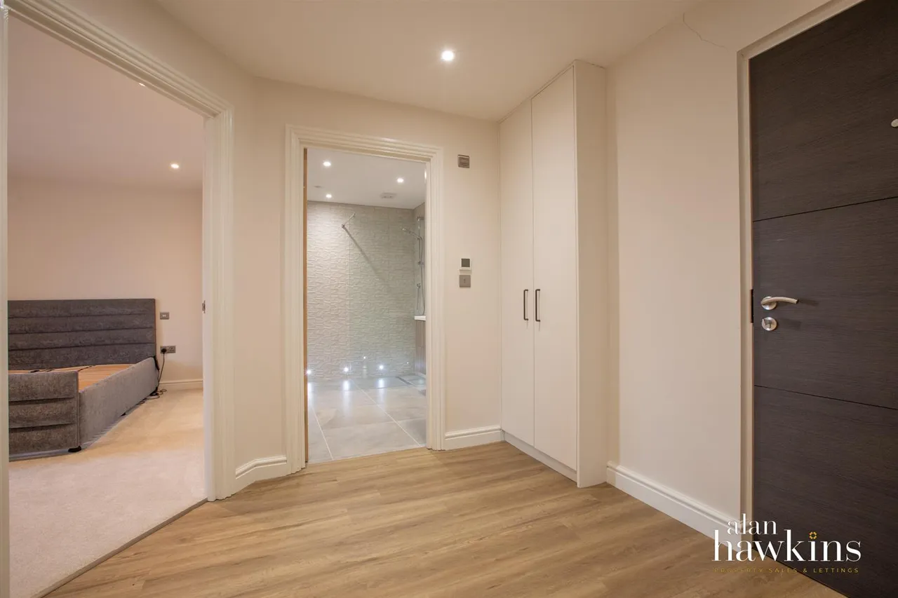 Andrews Court, Lyneham, photo 10
