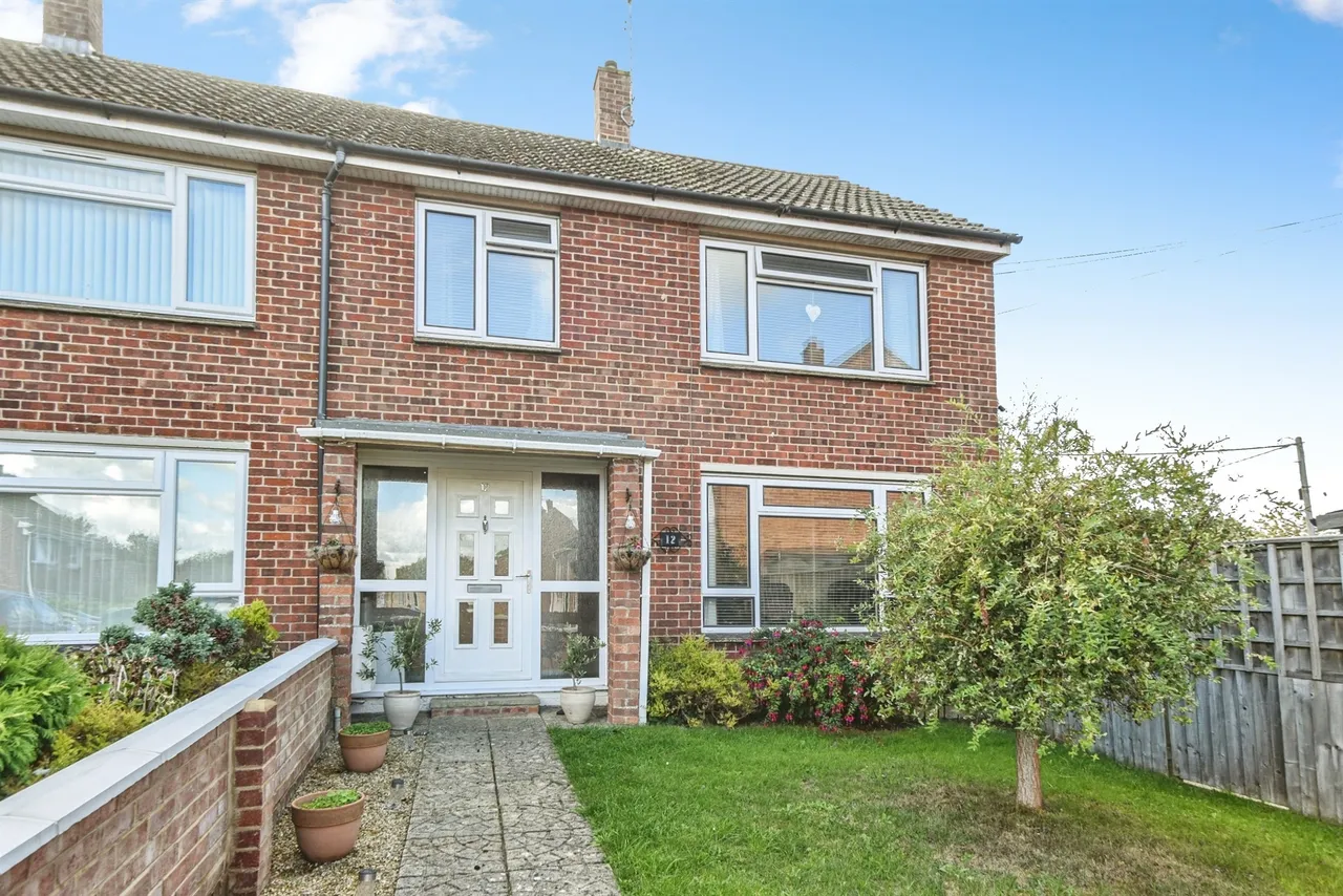 3 bed house for sale, Churchill Close, Calne, SN11