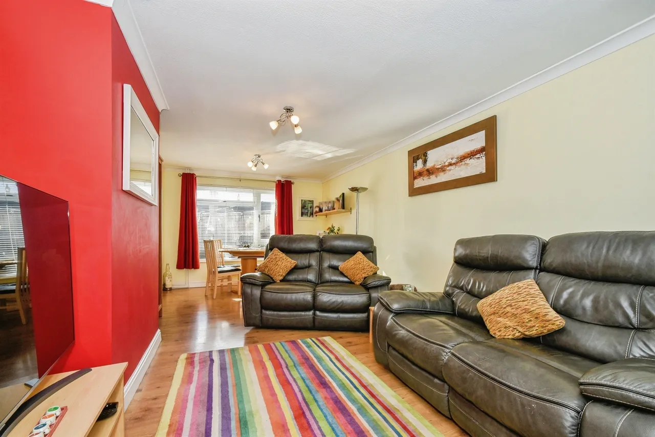 Churchill Close, Calne, SN11, photo 2