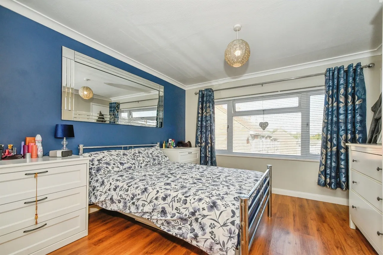 Churchill Close, Calne, SN11, photo 5